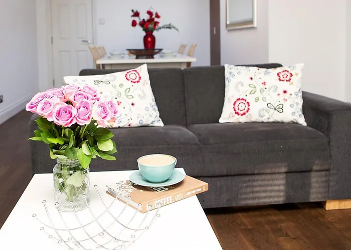 Apt 3, Trafalgar Sq Duplex, 3Rd & 4Th Floor By Indigo Flats